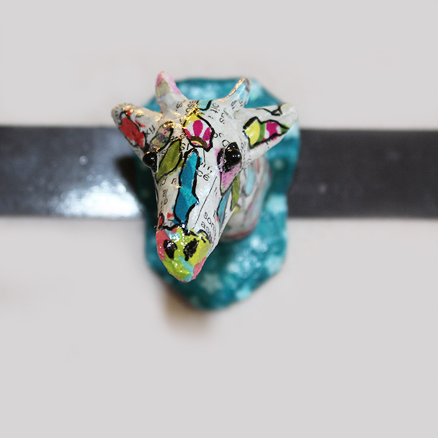 Création de magnet tête de girafe en papier mâché