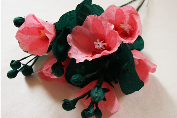 Alcea rosea en papier crépon DIY