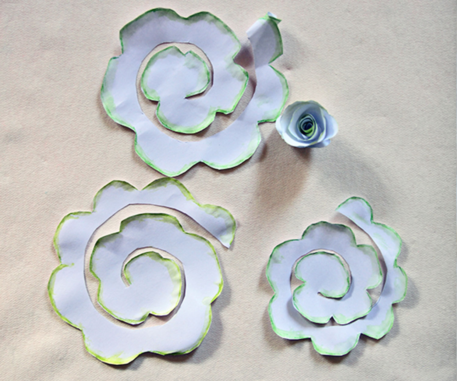 DIY matériel utilisé pour les roses en papier